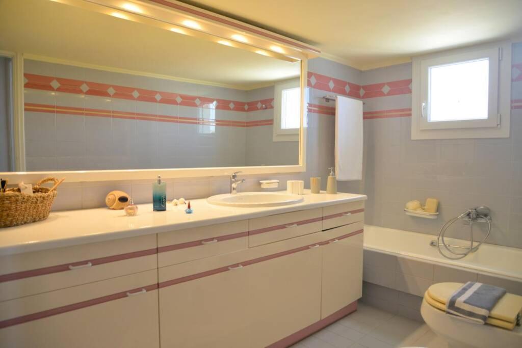 Esperos Seaside Suite In Adamas, Milos Kültér fotó