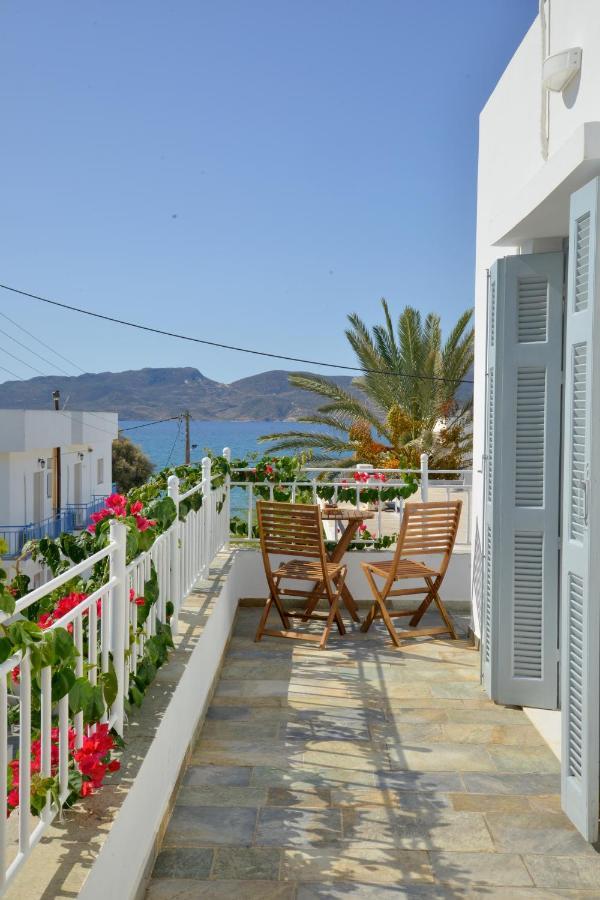Esperos Seaside Suite In Adamas, Milos Kültér fotó